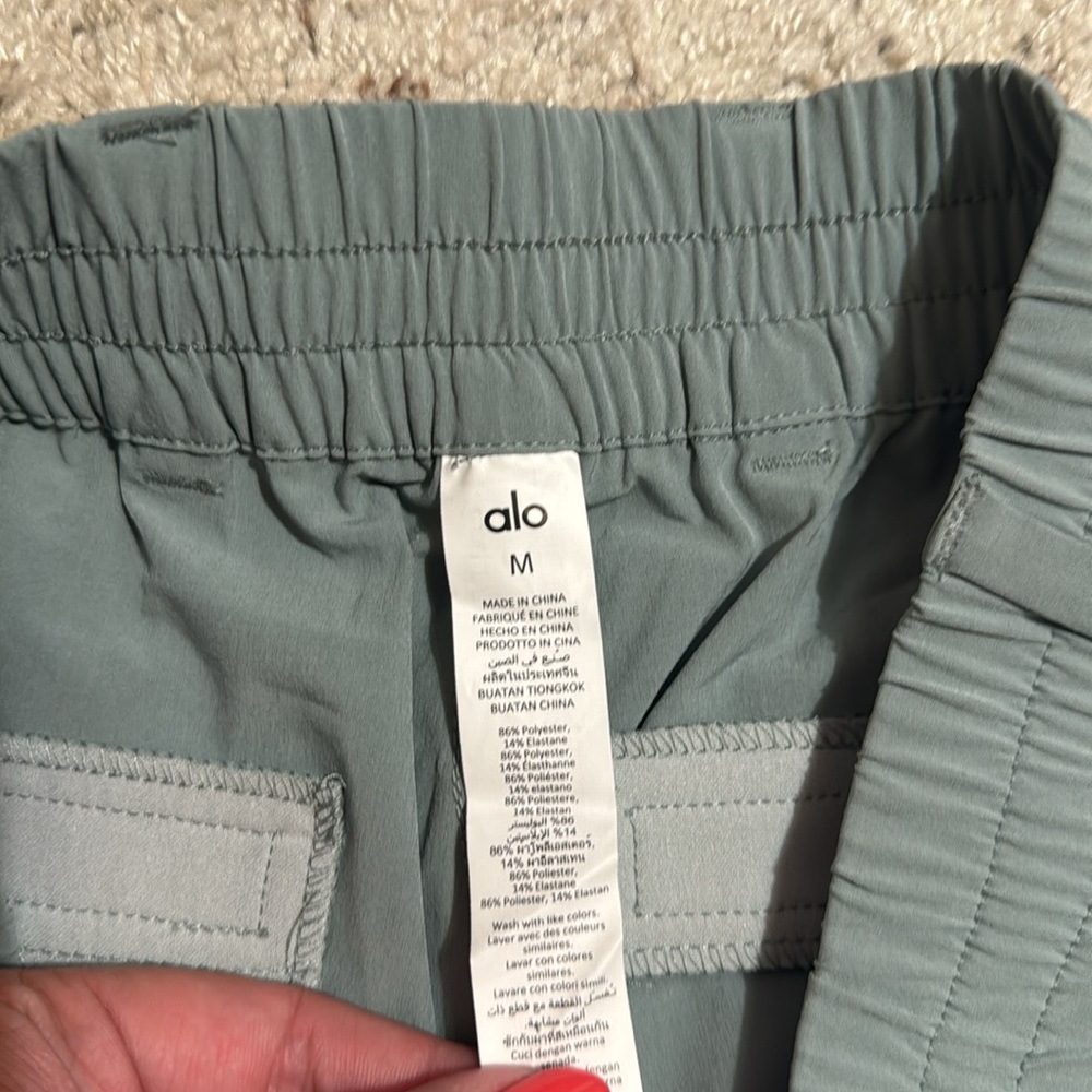 NWOT ALO YOGA HIGH WAIST PURSUIT TROUSER - Picture 2 of 4
